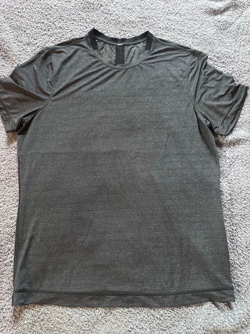 Lululemon Precise Short Sleeve Shirt mens Large gray Workout